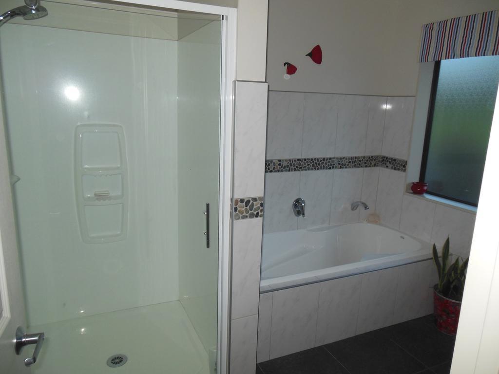 Silverdale Garden Stay Orewa Eksteriør billede